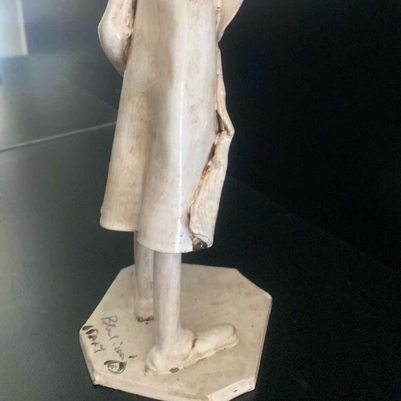 VINTAGE DINO BENCINI ITALIAN FIGURINE 10" HEIGHT - SIGNED IN GOOD CONDITION - Picture 5 of 5